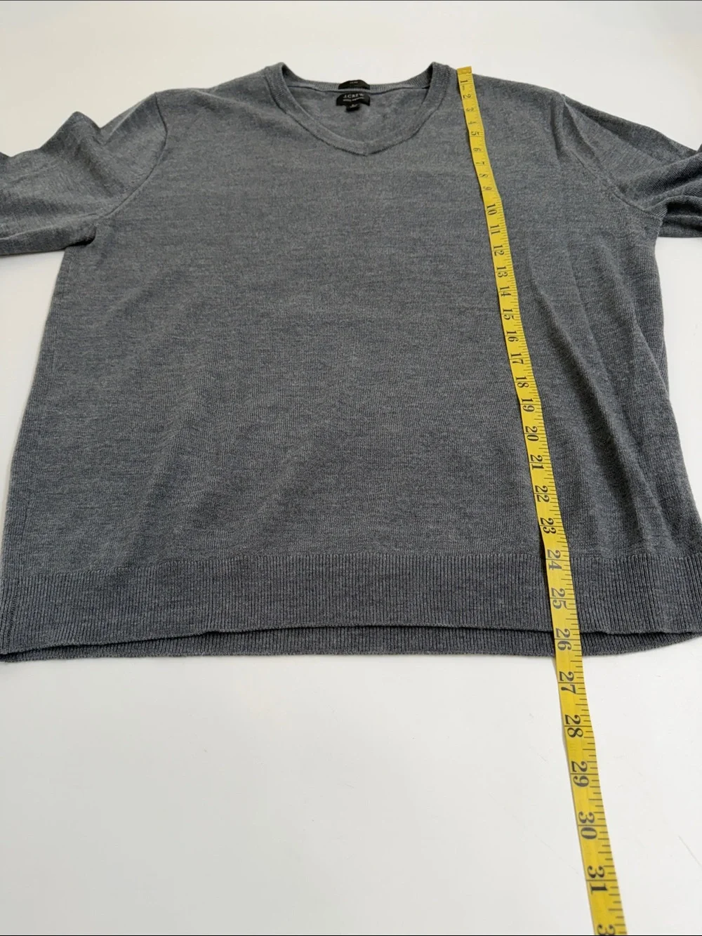 J Crew 100% Merino Wool Sweater‎ Men’s Large Grey V-Neck Slim Fit